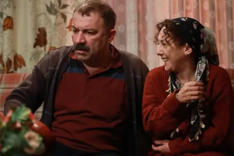 Was für eine Serie ist Korkma Ben Yanındayım? Geschichte, Besetzung und alle Details!