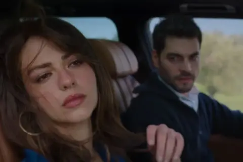 Was für eine Fernsehserie ist Yaban Çiçekleri? Story, Besetzung, Trailer und alle Details
